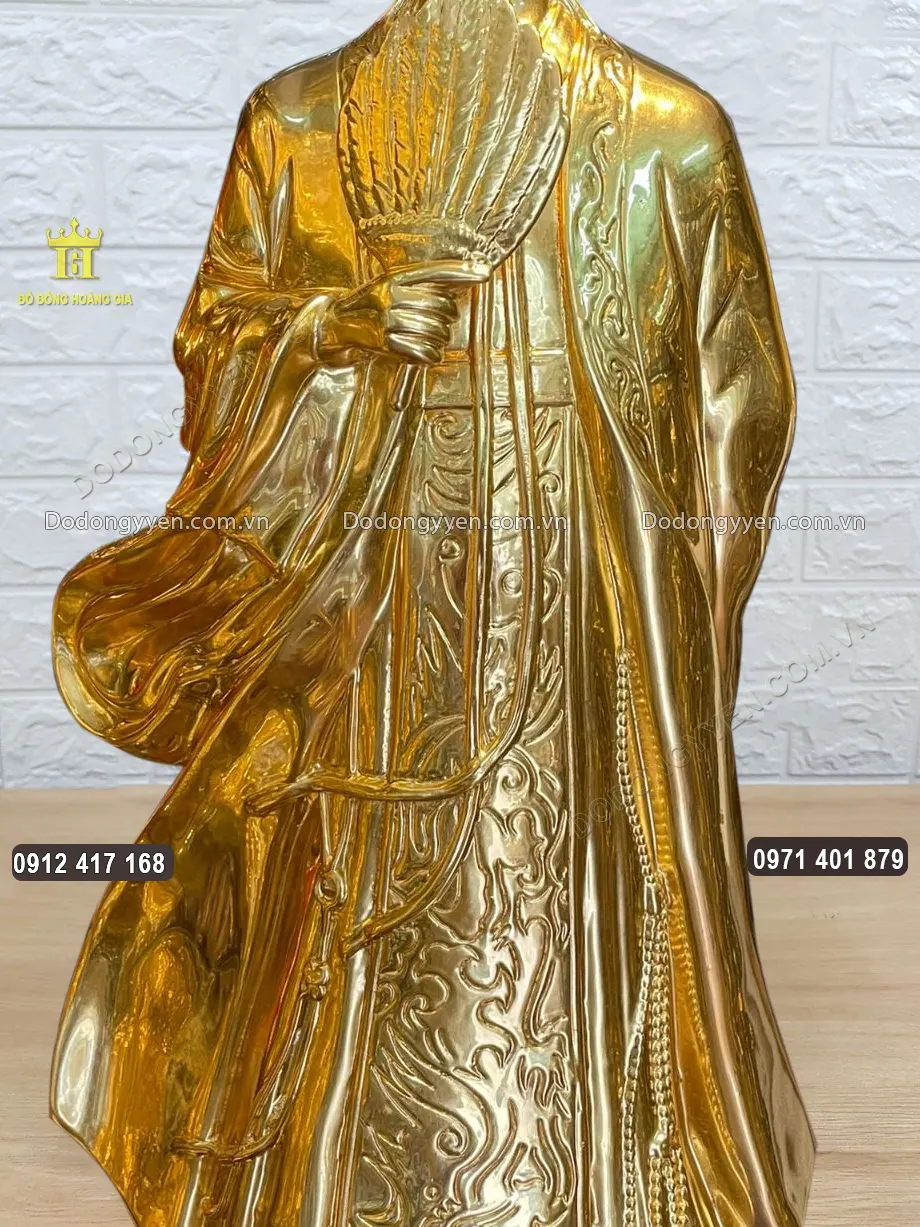 Từng họa tiết hoa văn được chạm khắc sắc n&eacute;t